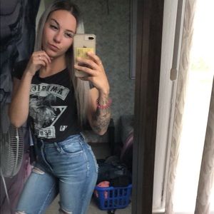 Meet your Posher, Alysha